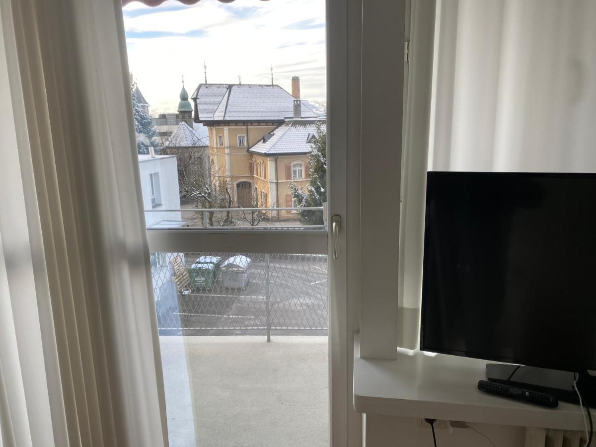 Zimmer & Appartements Am Schlossplatz ホーエネムス エクステリア 写真
