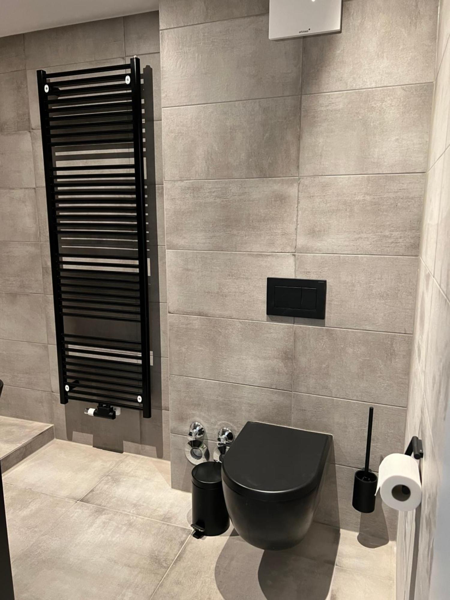 Zimmer & Appartements Am Schlossplatz ホーエネムス 部屋 写真