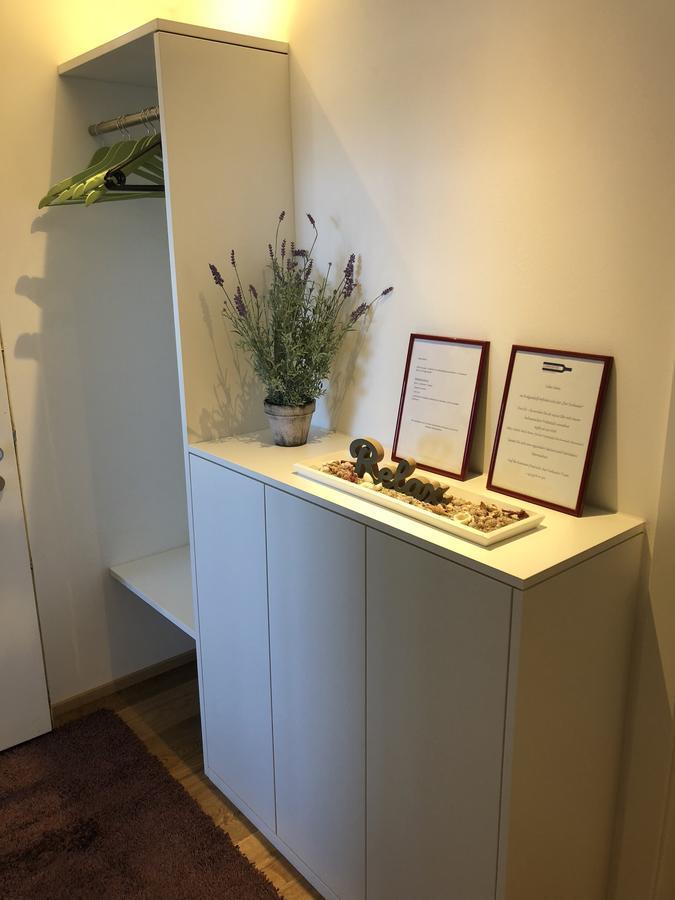 Zimmer & Appartements Am Schlossplatz ホーエネムス エクステリア 写真